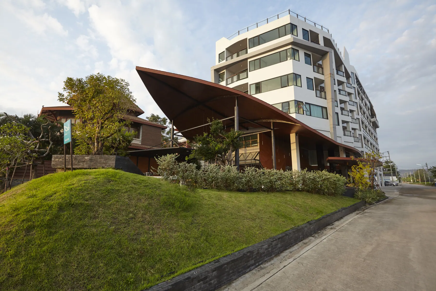 The hotel from the garden